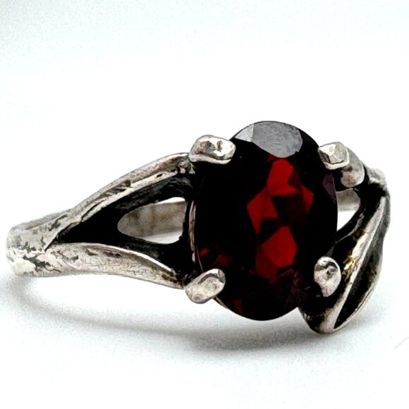 Vintage Sterling Silver Ring Oval Garnet Gemstone Nature Left Design Size 7.5 - Picture 2 of 9